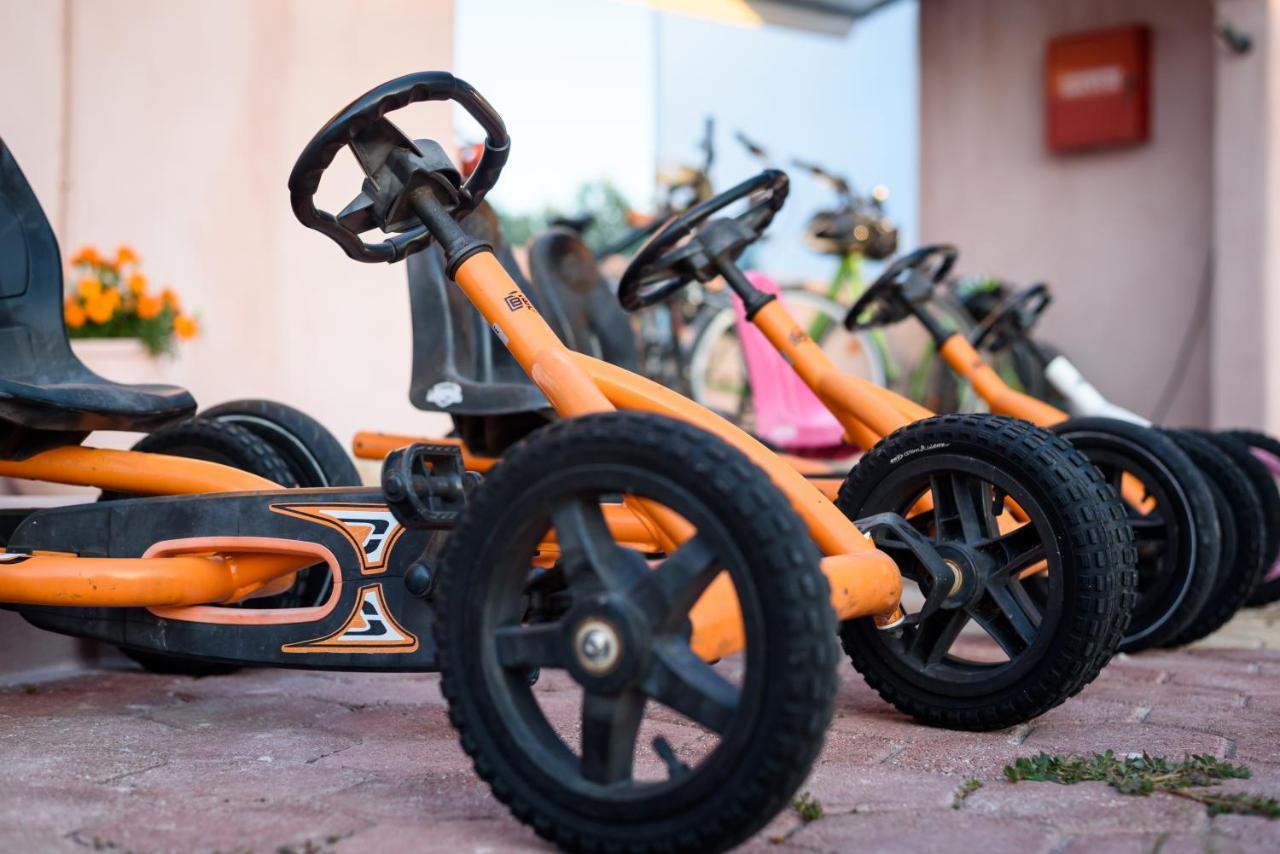 Paradisio Baby & Kinder Hotel Stavrós エクステリア 写真